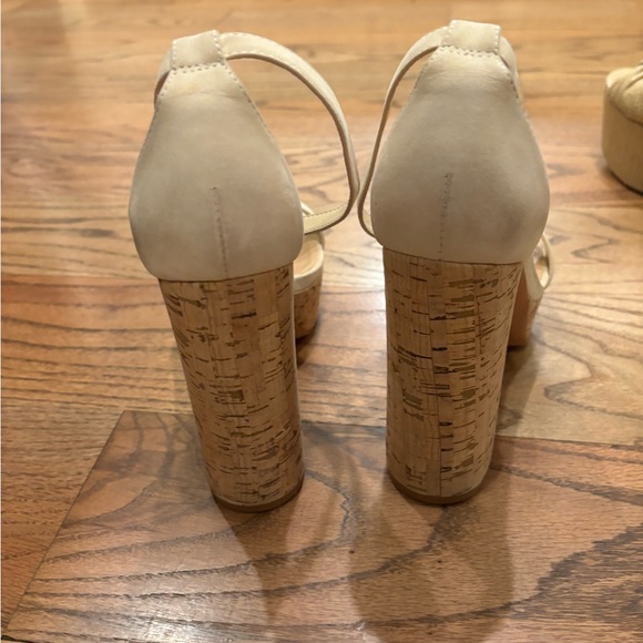 Schultz heels - Picture 3 of 4